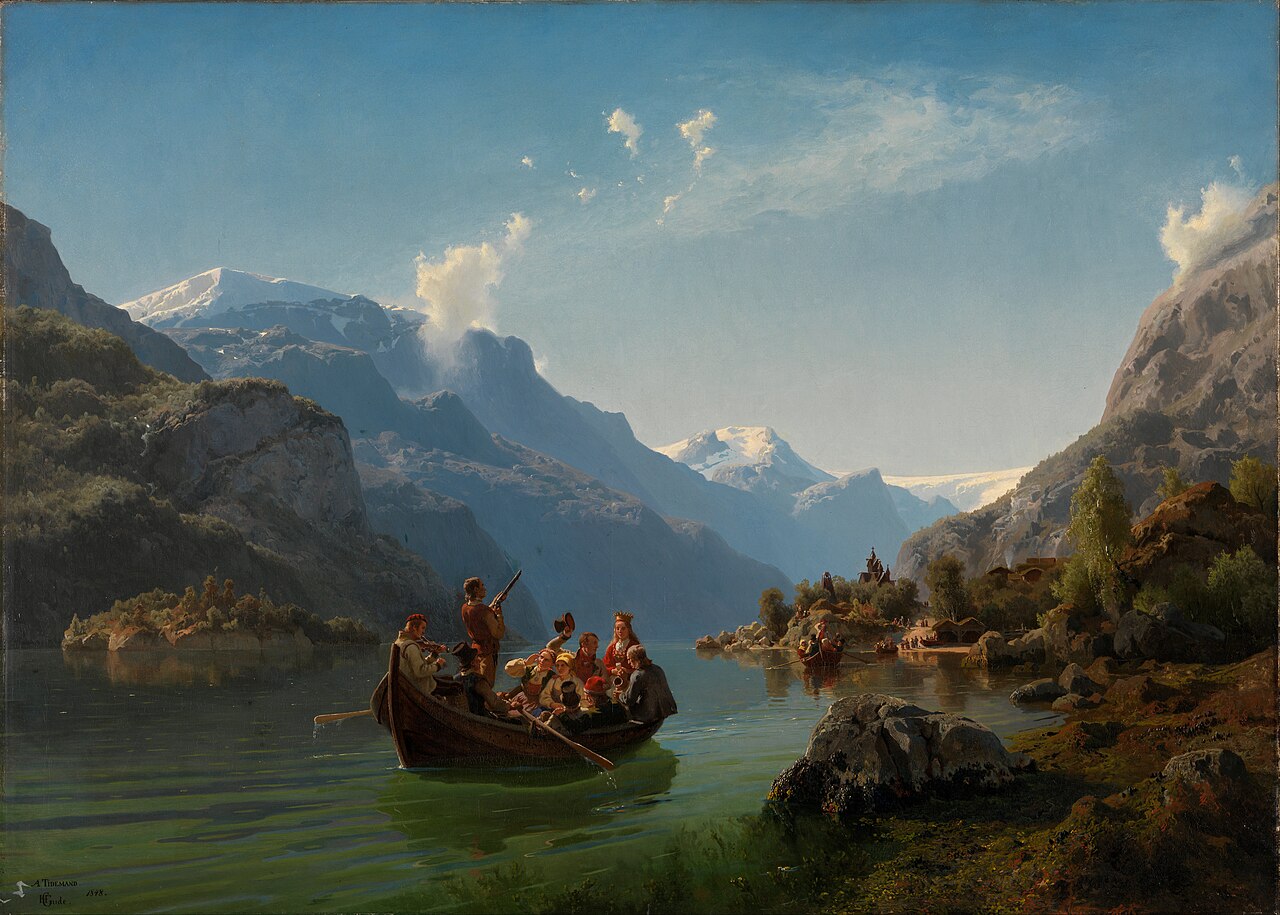 Brudeferden i Hardanger: brudefølget i båten på en stille fjord